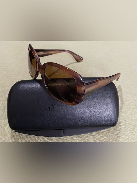 Vera Wang Emmanuelle 2 Women\'s Brown Sunglasses & Hard Case main image 8